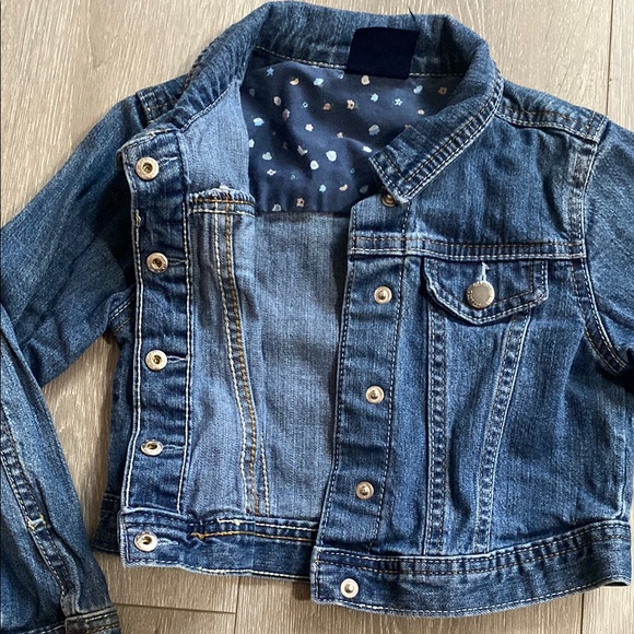 OshKosh B'gosh Blue Denim Jacket Jean Coat Girls Size 5 Sz 5T Button Small Crop - Picture 3 of 4